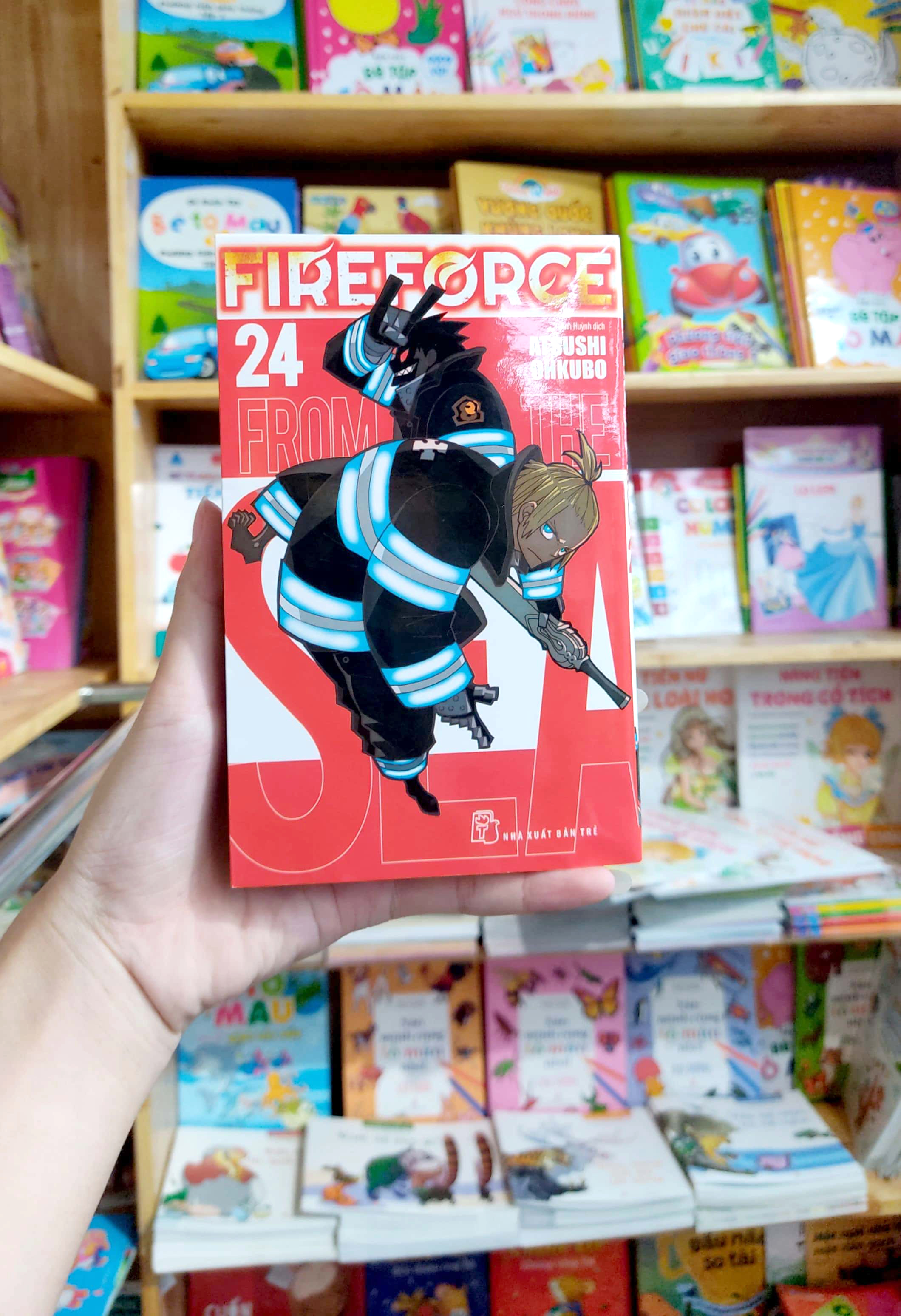 bộ fire force - tập 24 - tặng kèm bookmark giấy hình nhân vật - Ảnh 9
