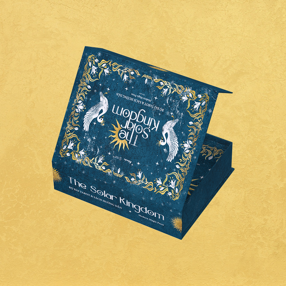Boxset The Solar Kingdom Việt Hóa (Bộ Bài + Sách Hướng Dẫn) - Bản Đặc Biệt - Tặng Kèm Random Mẫu Lót Chuột + Lót Ly Gỗ Ép + Túi Nhung Mềm Cao Cấp - Ảnh 6